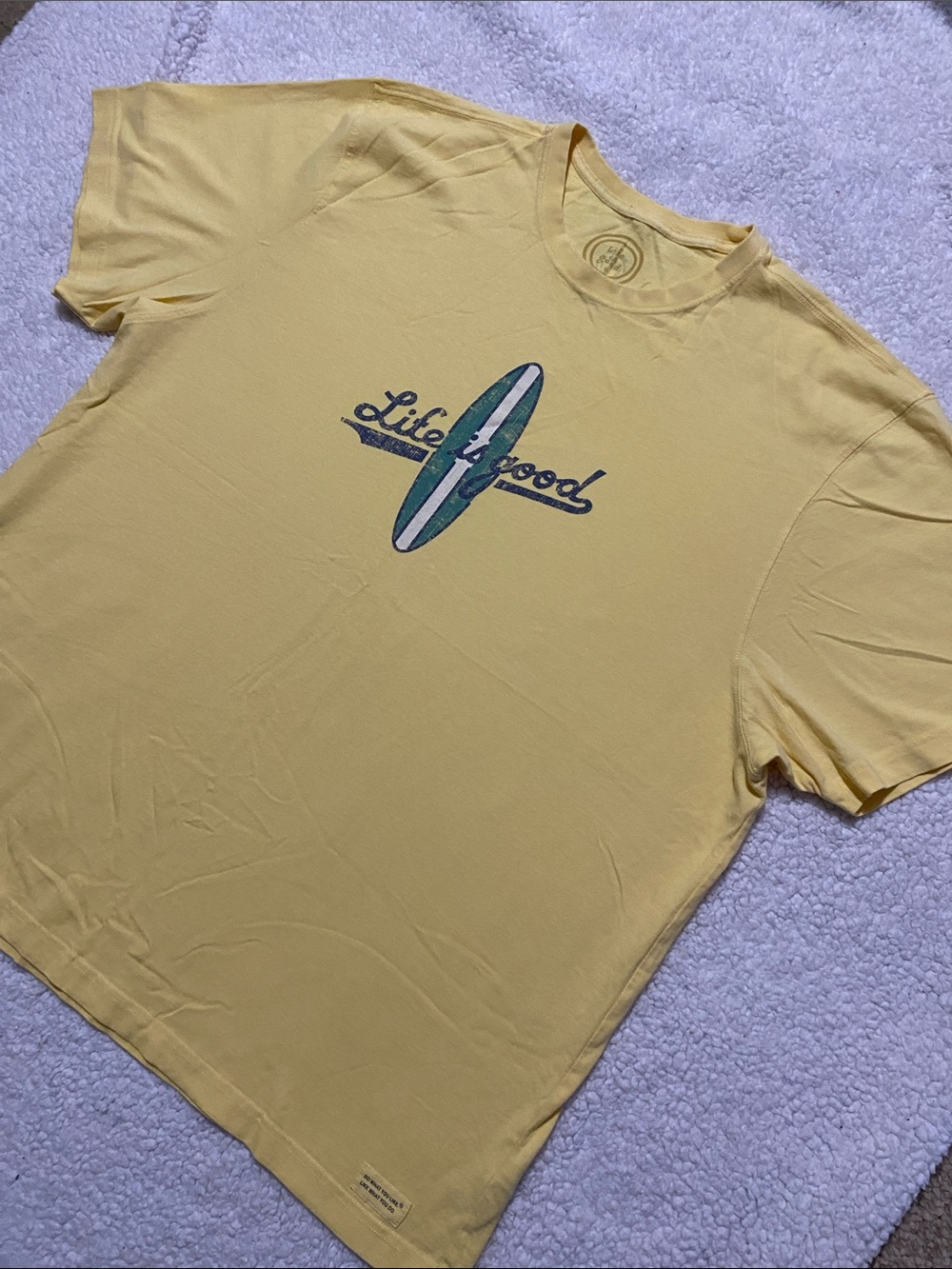 Life Is Good Mens size XXL Yellow tee classic fit shirt Surf Graphic NWOT